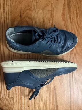 Men's Navy Casual Sneakers